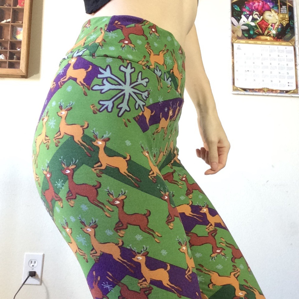 Lularoe Reindeer Snowflake One Size Leggings